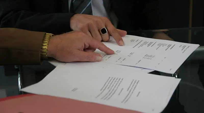 Leasing vs Buying a Car: A Guide from an Insurance Point of View